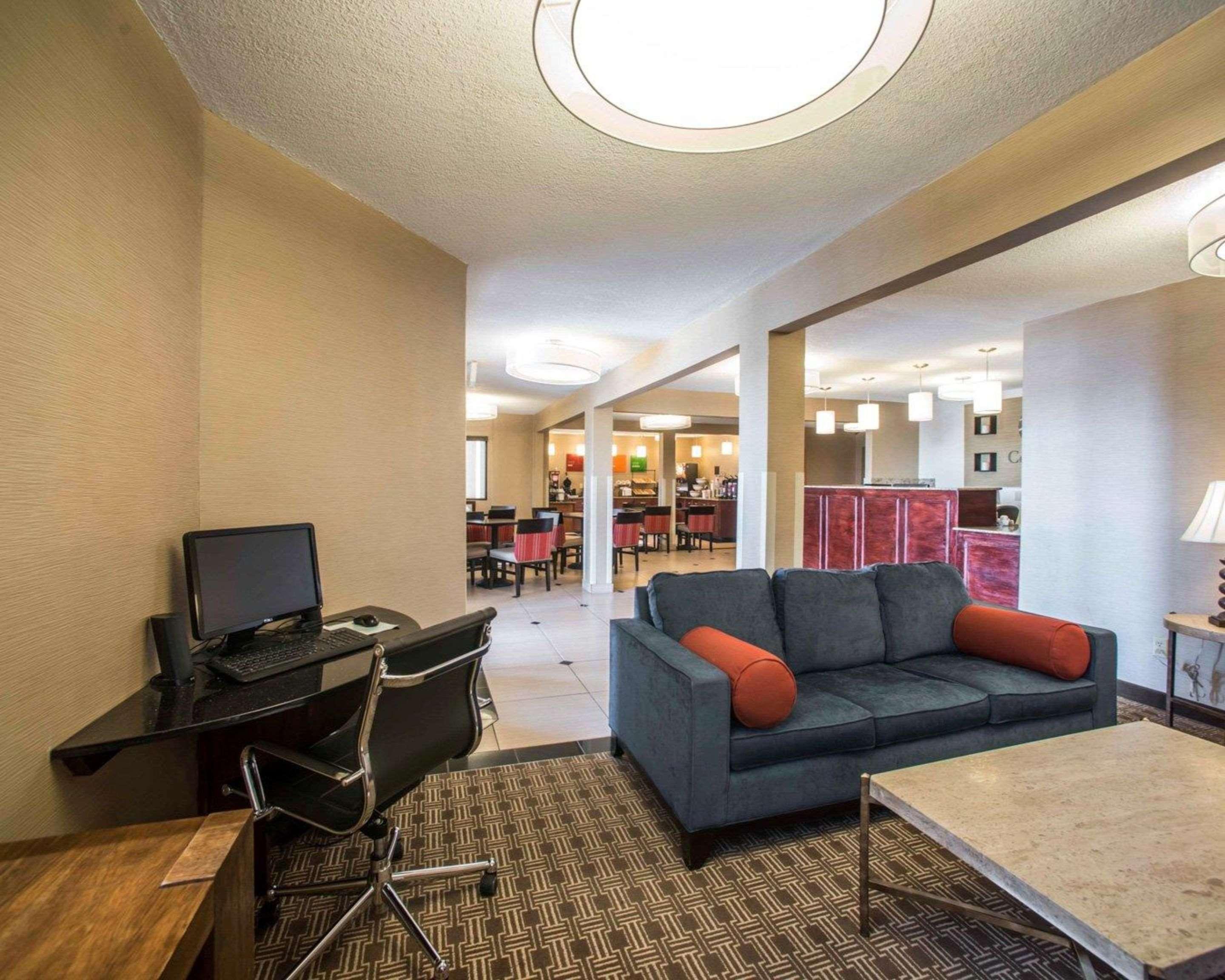 Quality Inn & Suites Boonville - Columbia Bagian luar foto