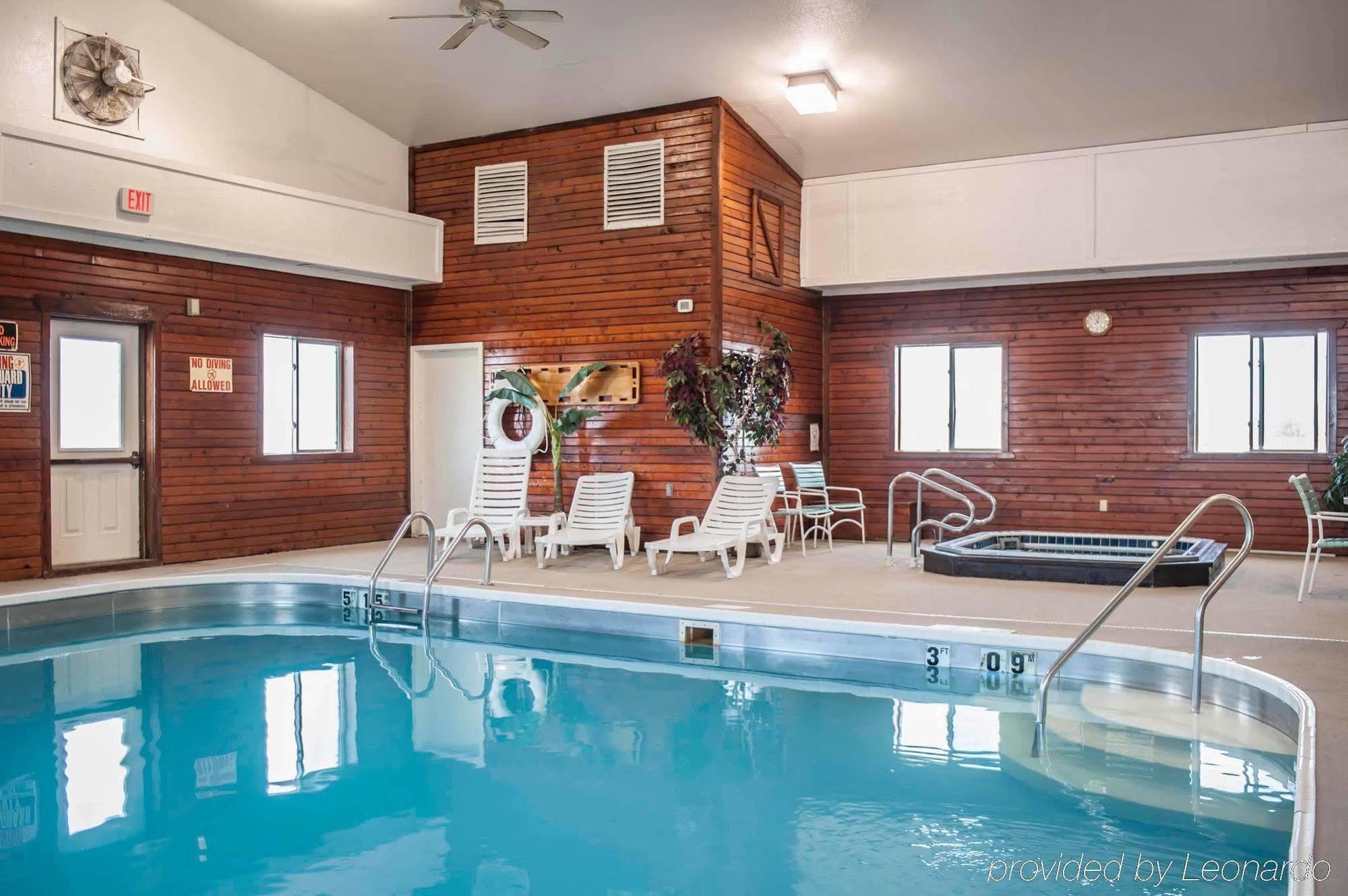 Quality Inn & Suites Boonville - Columbia Bagian luar foto