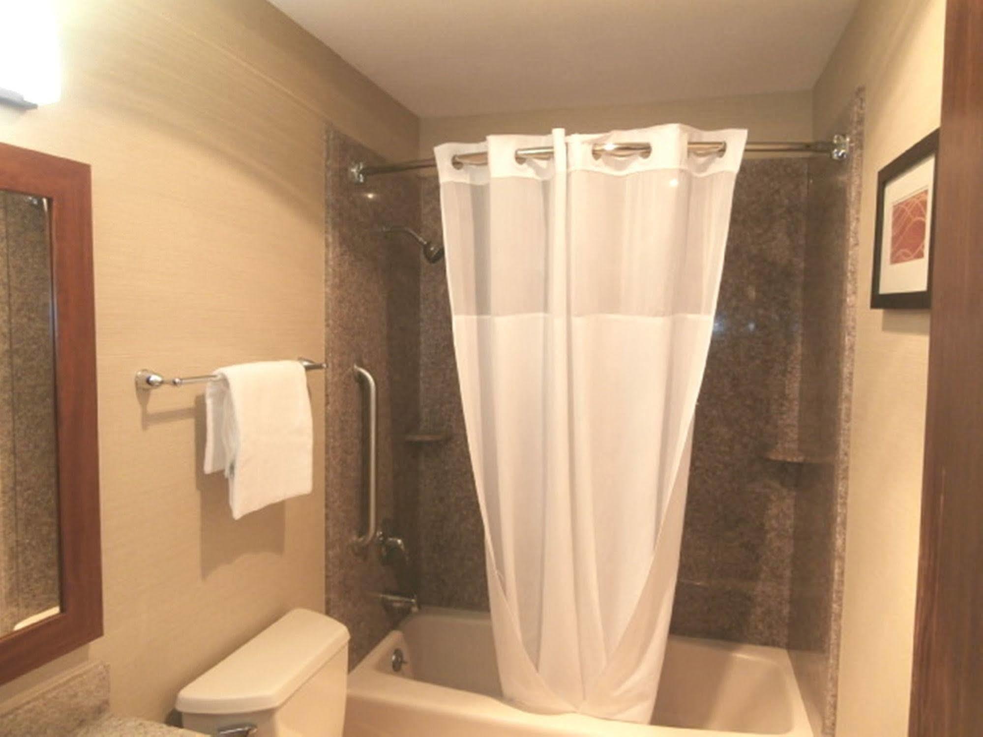 Quality Inn & Suites Boonville - Columbia Bagian luar foto